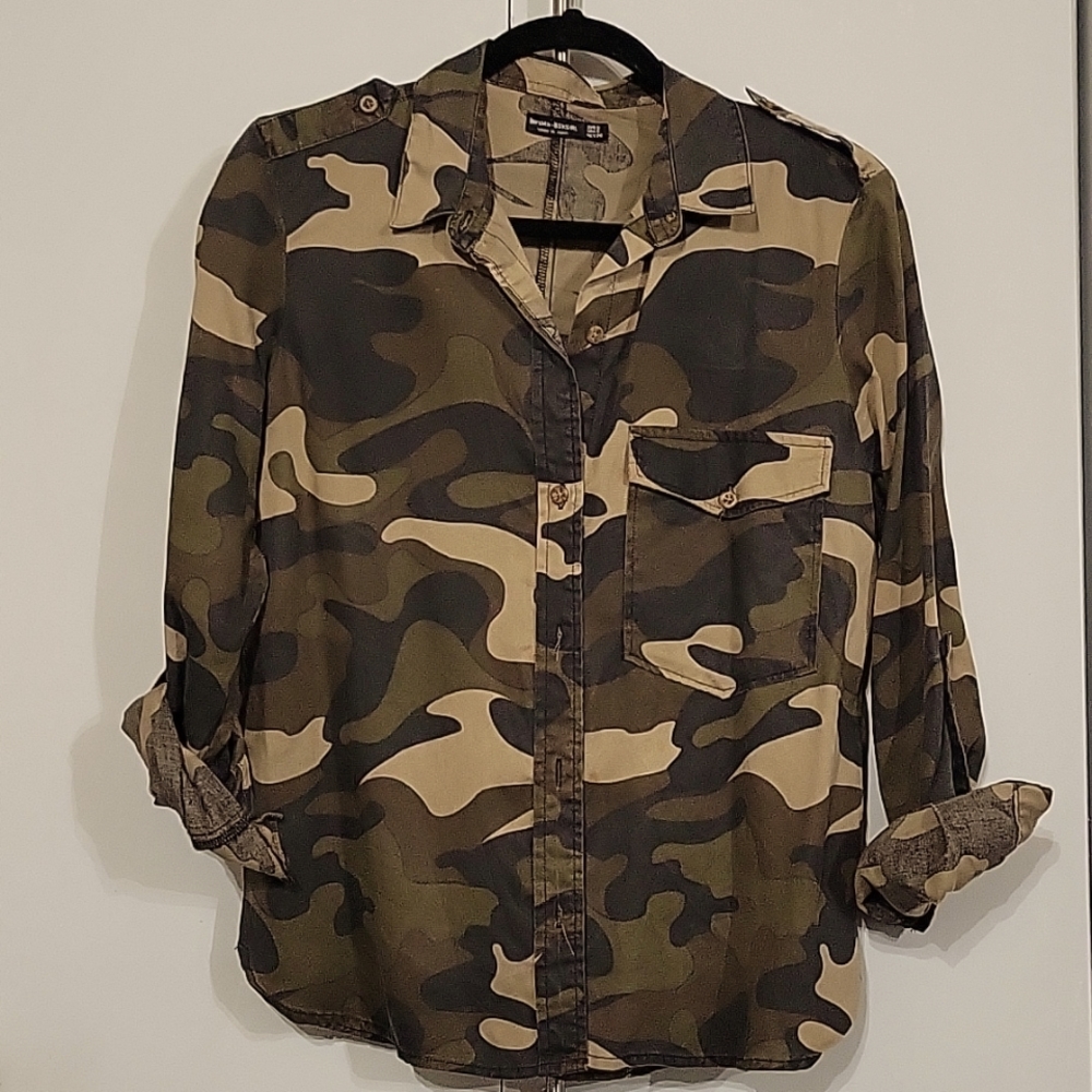 Camouflage button up